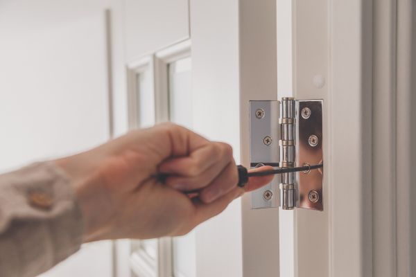 Cost of Hinge Repair in Greeley
